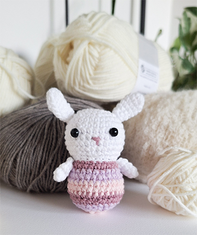 królik na szydełku wielkanoc amigurumi schemat