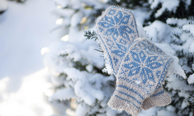 bezpłatny schemat na skandynawskie rękawiczki z jednym palcem na drutach